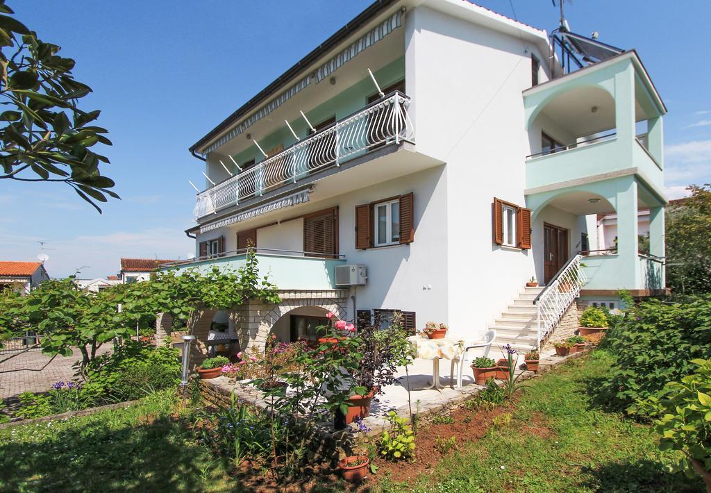 Apartments Silvia Poreč Exteriör bild